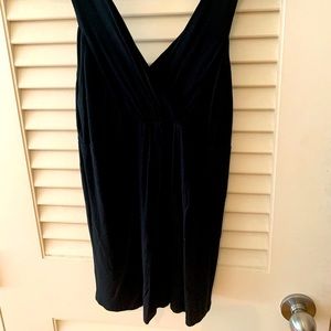 Old Navy cross front and back flowy tank. Black. Size Medium.